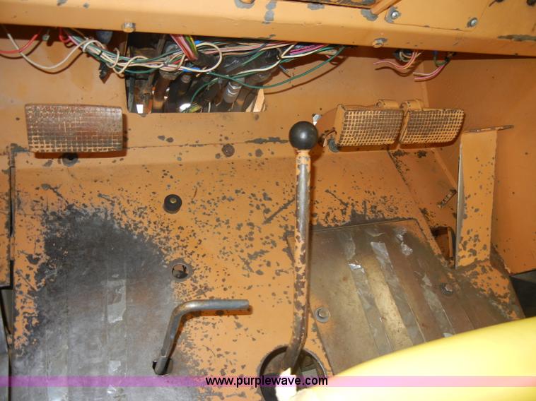 image for item C4406 Case 586C truck lift