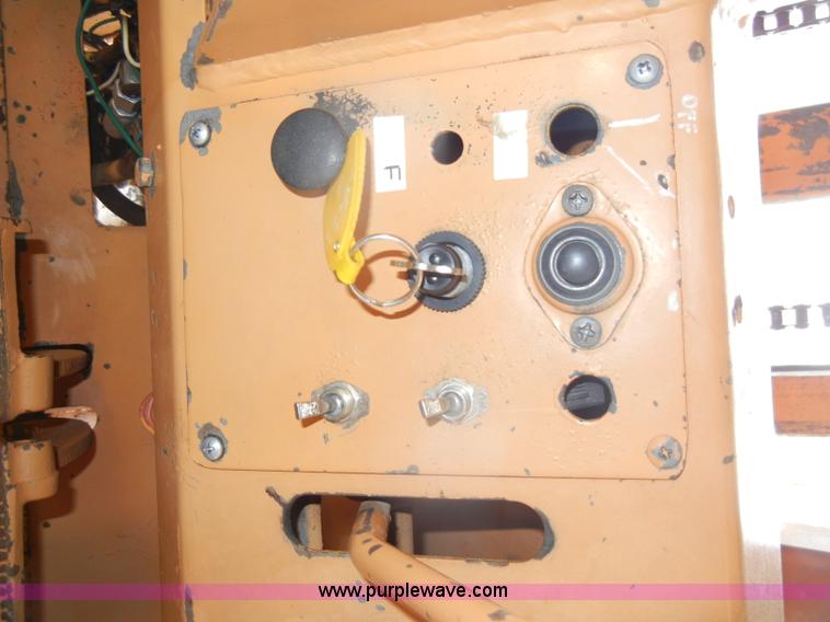 image for item C4406 Case 586C truck lift