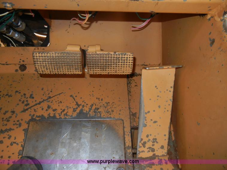 image for item C4406 Case 586C truck lift