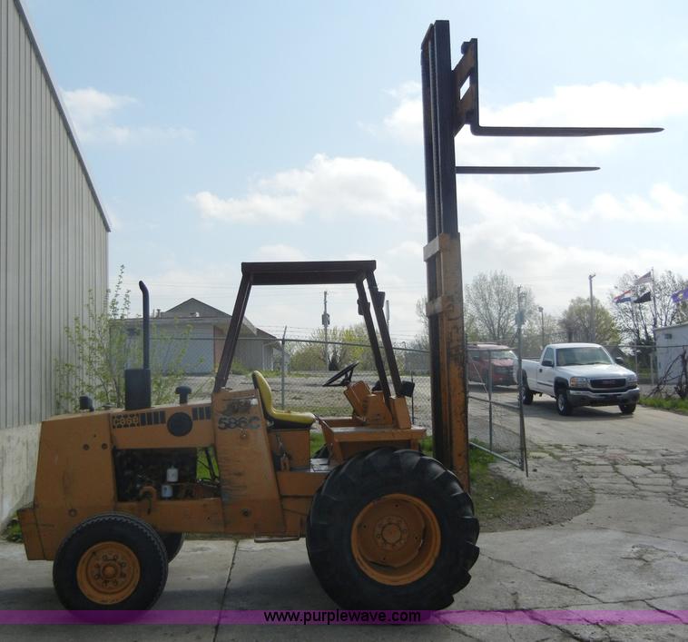 image for item C4406 Case 586C truck lift