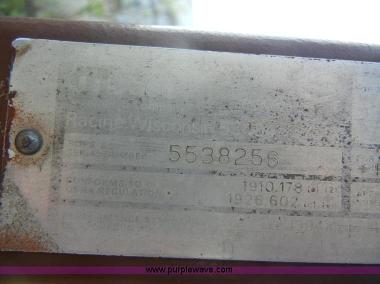 image for item C4406 Case 586C truck lift