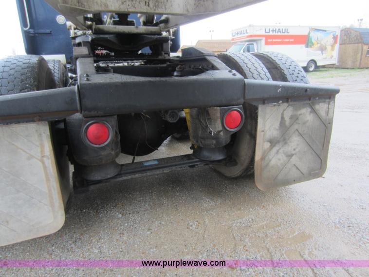 image for item C5394 1998 Peterbilt 377 semi truck