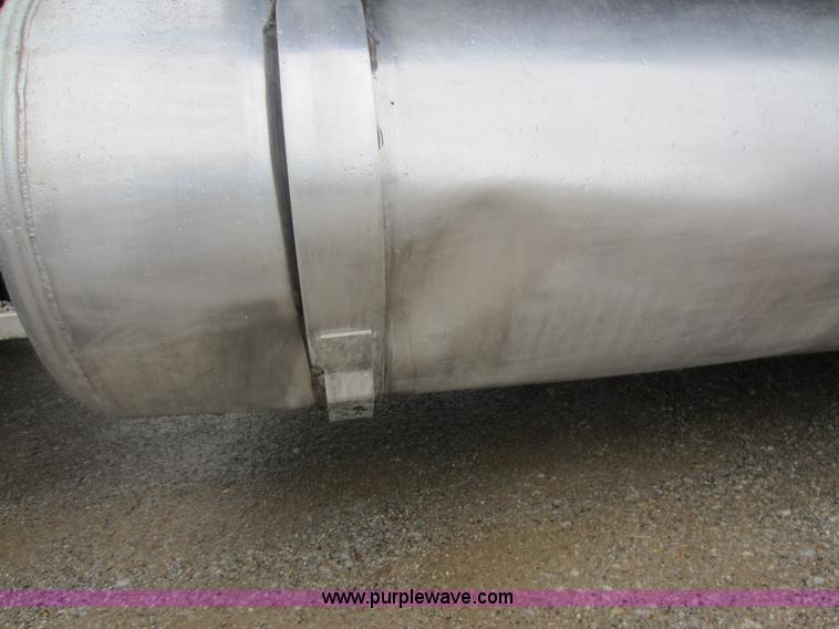 image for item C5394 1998 Peterbilt 377 semi truck