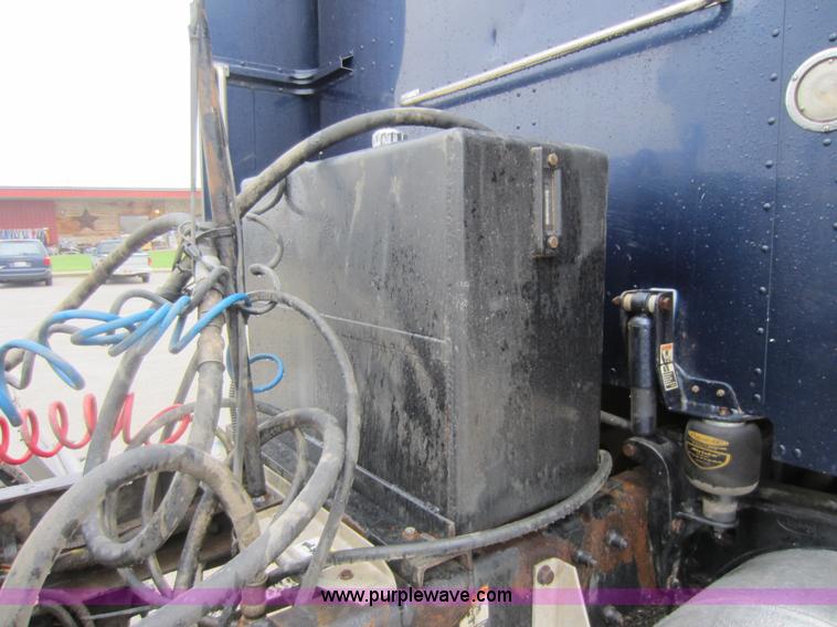 image for item C5394 1998 Peterbilt 377 semi truck