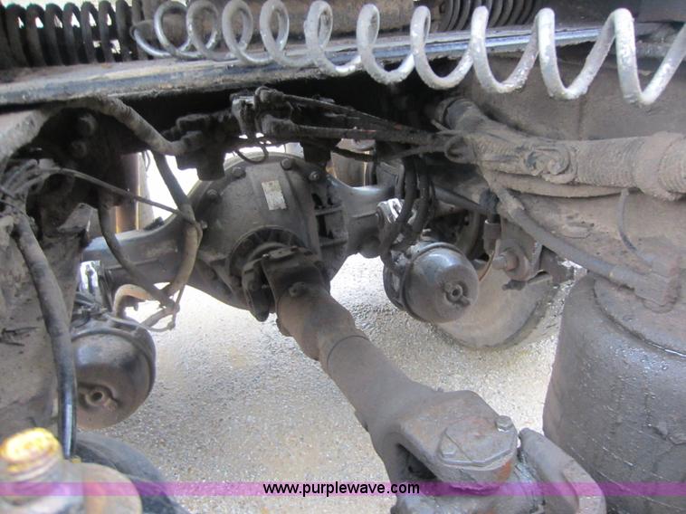 image for item C5394 1998 Peterbilt 377 semi truck