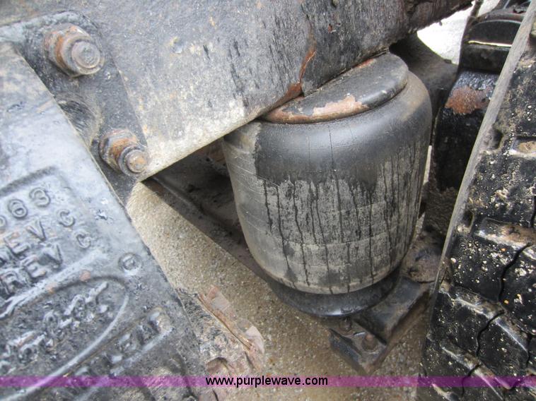 image for item C5394 1998 Peterbilt 377 semi truck