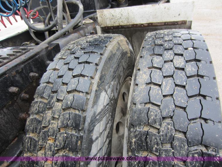 image for item C5394 1998 Peterbilt 377 semi truck