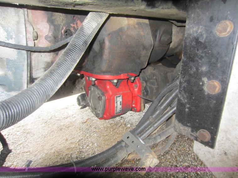 image for item C5394 1998 Peterbilt 377 semi truck