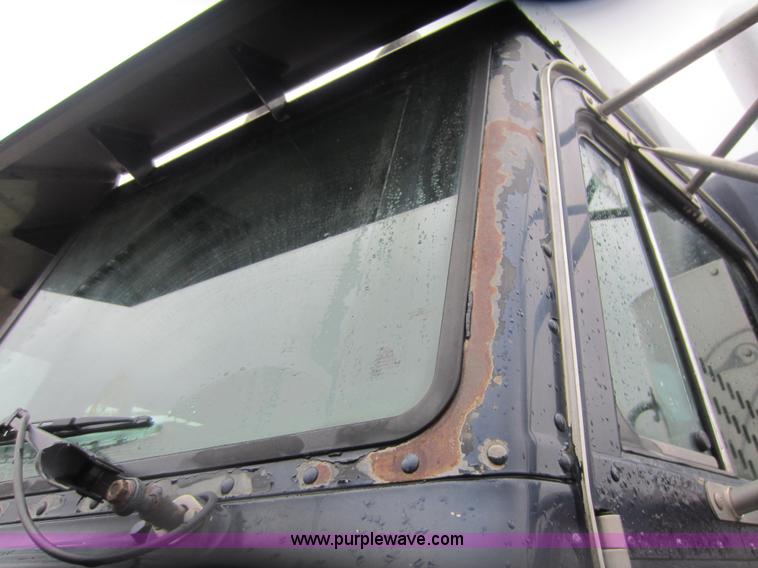 image for item C5394 1998 Peterbilt 377 semi truck