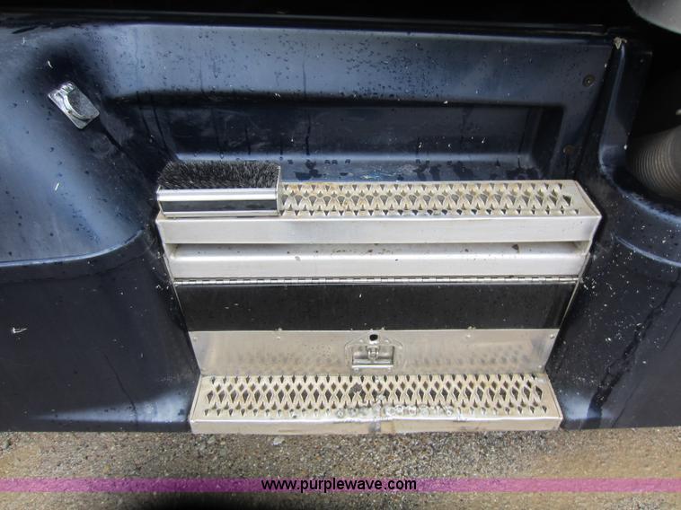 image for item C5394 1998 Peterbilt 377 semi truck