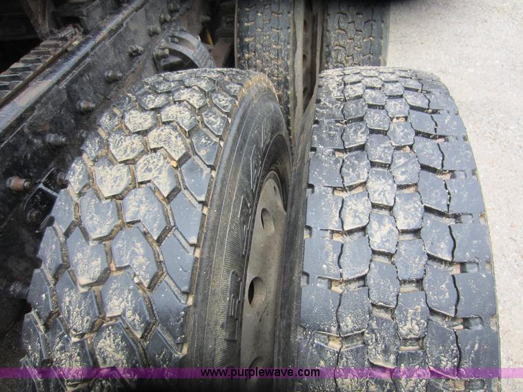 image for item C5394 1998 Peterbilt 377 semi truck