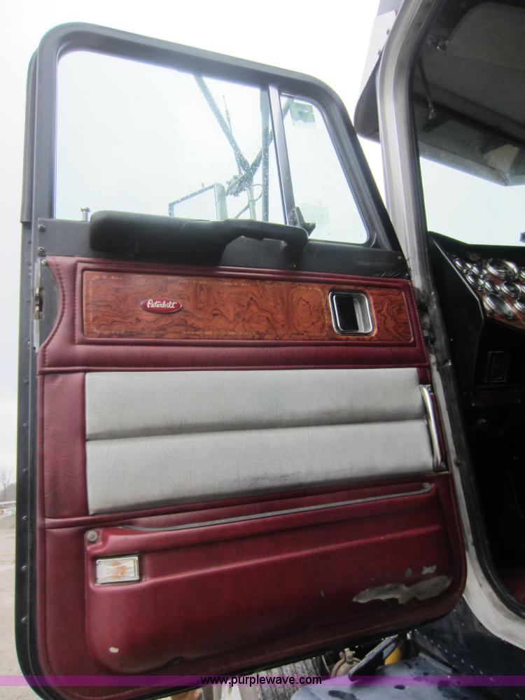 image for item C5394 1998 Peterbilt 377 semi truck