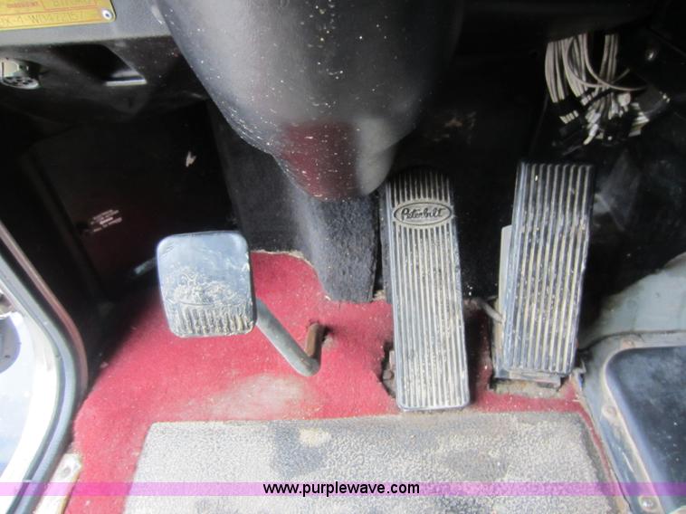 image for item C5394 1998 Peterbilt 377 semi truck