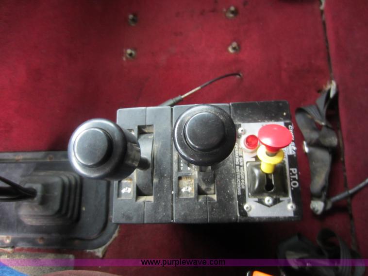 image for item C5394 1998 Peterbilt 377 semi truck