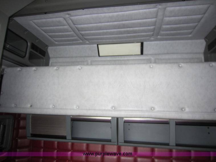 image for item C5394 1998 Peterbilt 377 semi truck