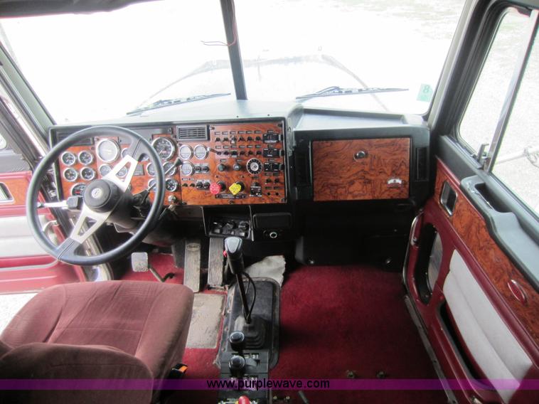 image for item C5394 1998 Peterbilt 377 semi truck