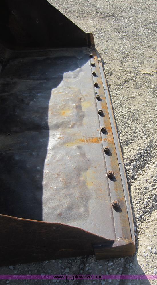 image for item C5418 2005 John Deere 320 skid steer