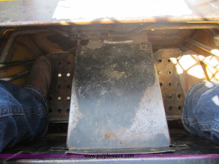 image for item C5418 2005 John Deere 320 skid steer