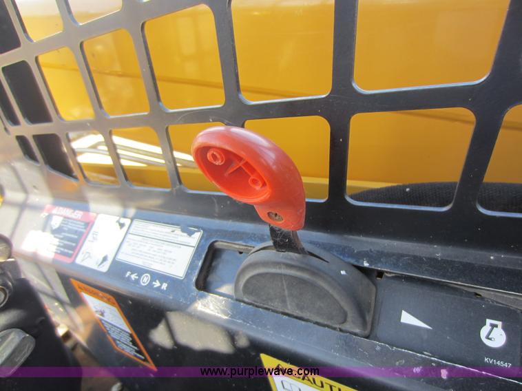 image for item C5418 2005 John Deere 320 skid steer