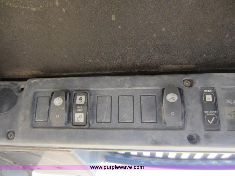 image for item C5418 2005 John Deere 320 skid steer