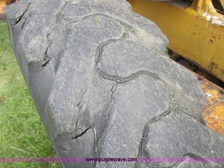 image for item C5439 1963 Caterpillar 12 motor grader