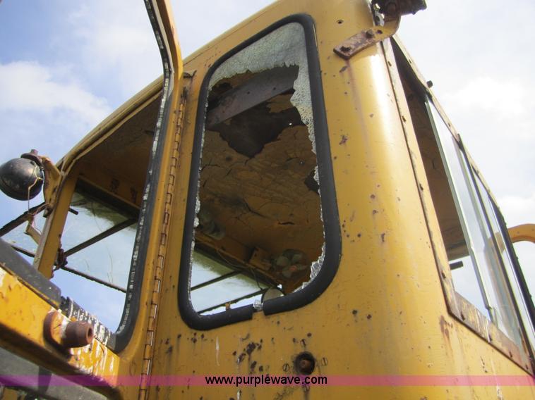 image for item C5439 1963 Caterpillar 12 motor grader