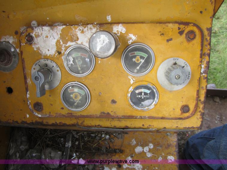 image for item C5439 1963 Caterpillar 12 motor grader