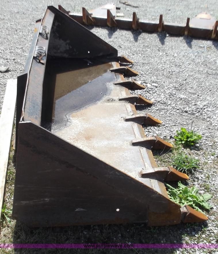 image for item D3736 84" toothed bucket