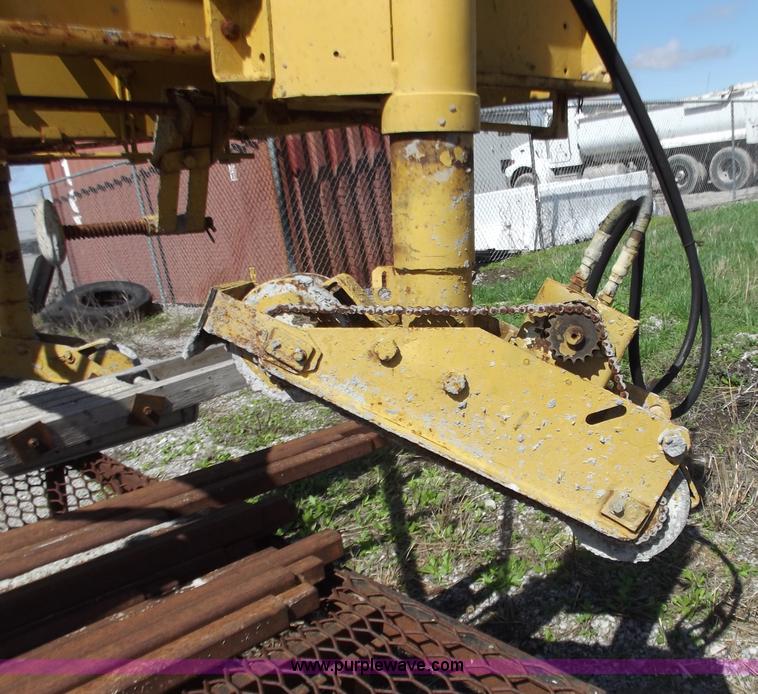 image for item D3737 Gomaco C450 bridge deck concrete finisher