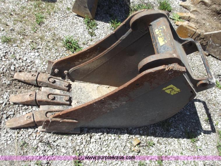 image for item D3738 2006 Bobcat 435 FastTrack compact excavator