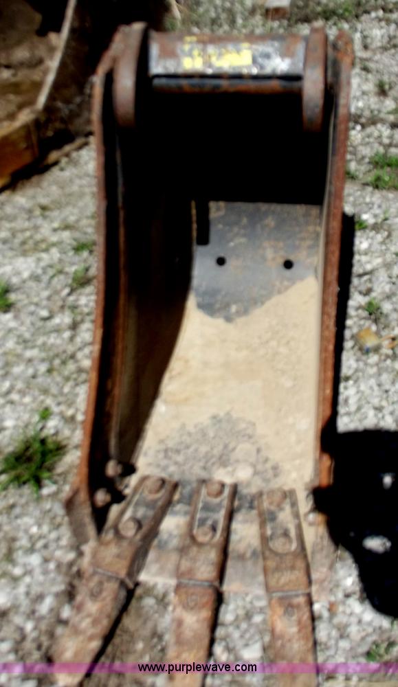 image for item D3738 2006 Bobcat 435 FastTrack compact excavator