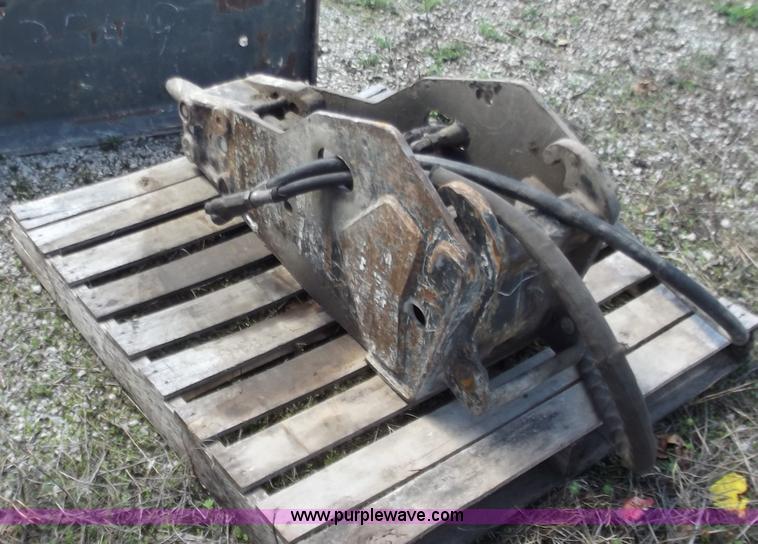 image for item D3739 Bobcat B950 breaker