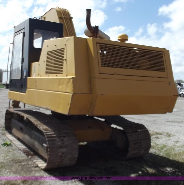 image for item D3742 1988 Case 880C excavator with tilt option