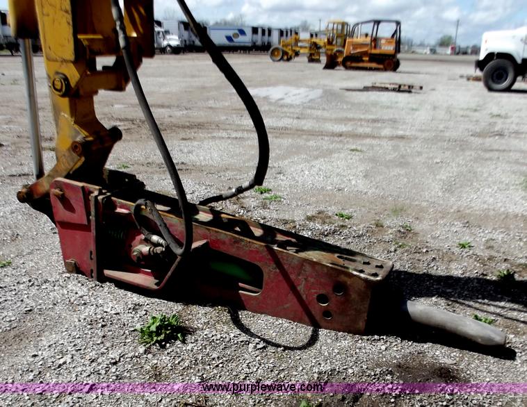 image for item D3742 1988 Case 880C excavator with tilt option