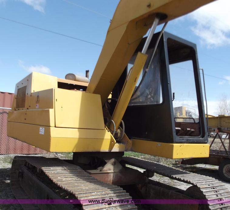 image for item D3742 1988 Case 880C excavator with tilt option