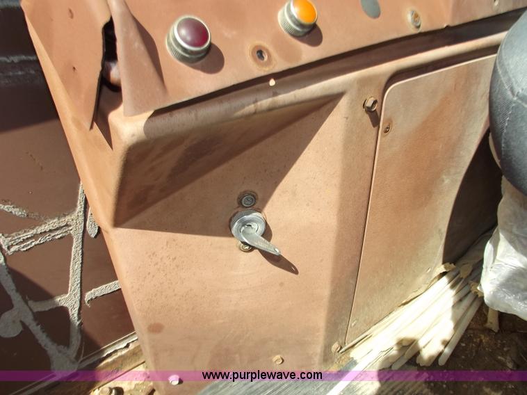 image for item D3742 1988 Case 880C excavator with tilt option