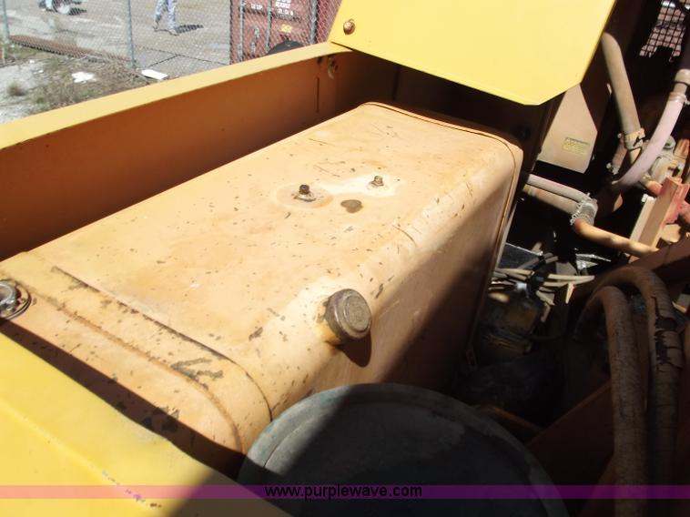 image for item D3742 1988 Case 880C excavator with tilt option