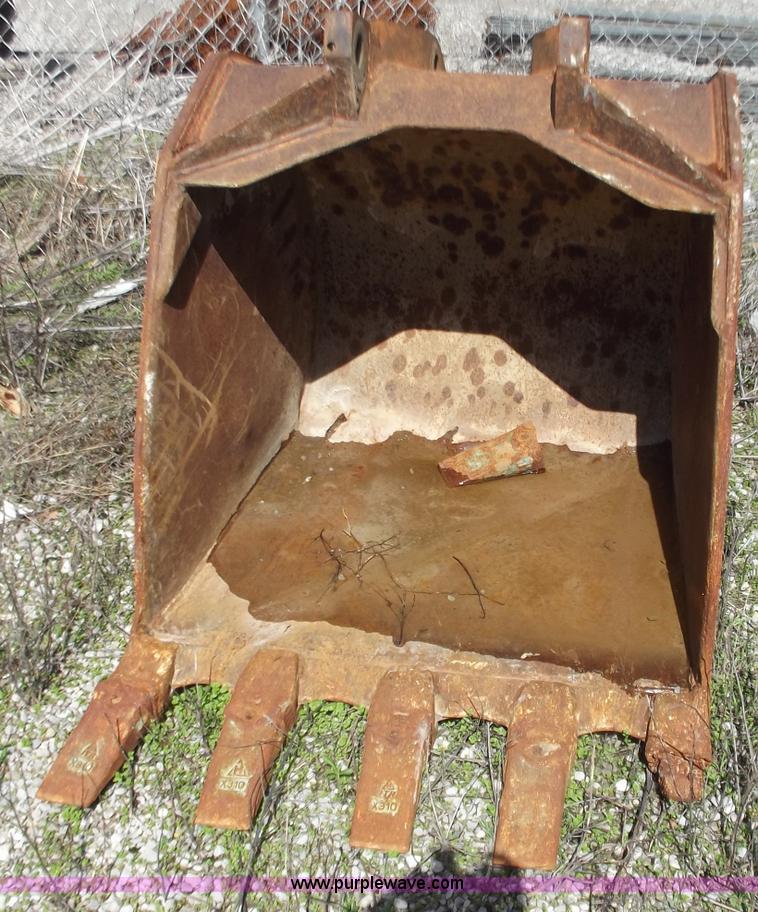 image for item D3743 36"W excavator bucket