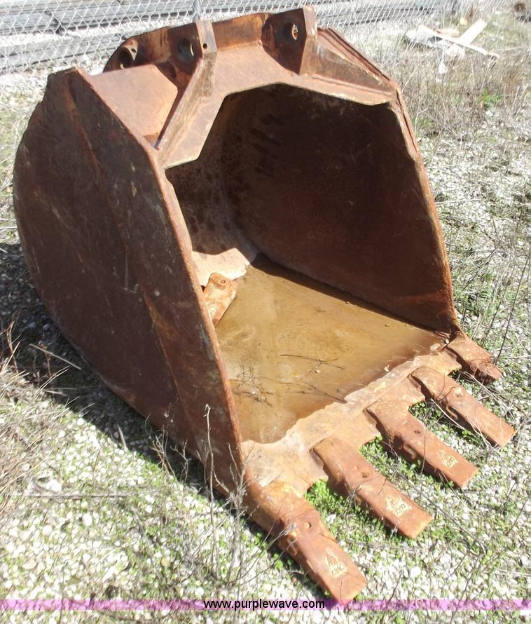 image for item D3743 36"W excavator bucket