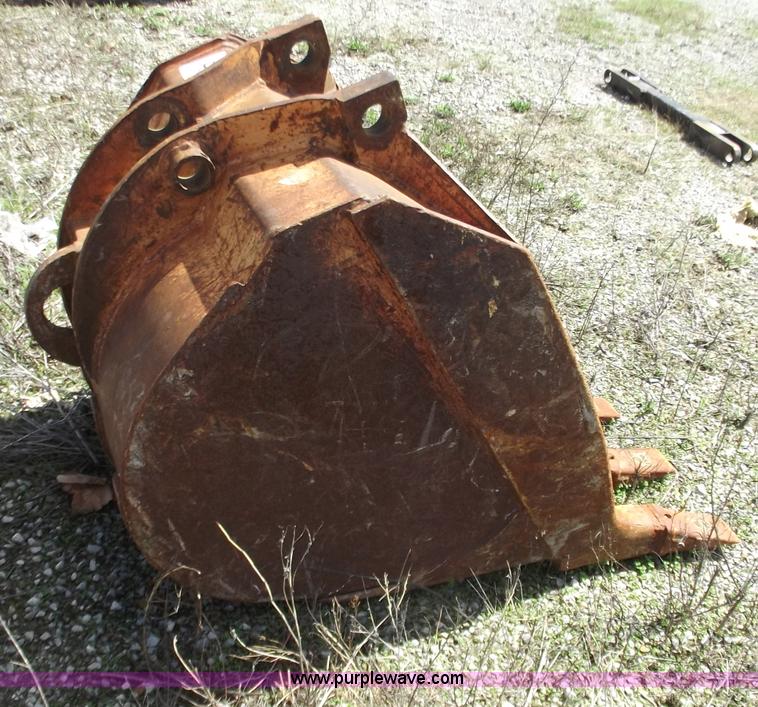 image for item D3743 36"W excavator bucket