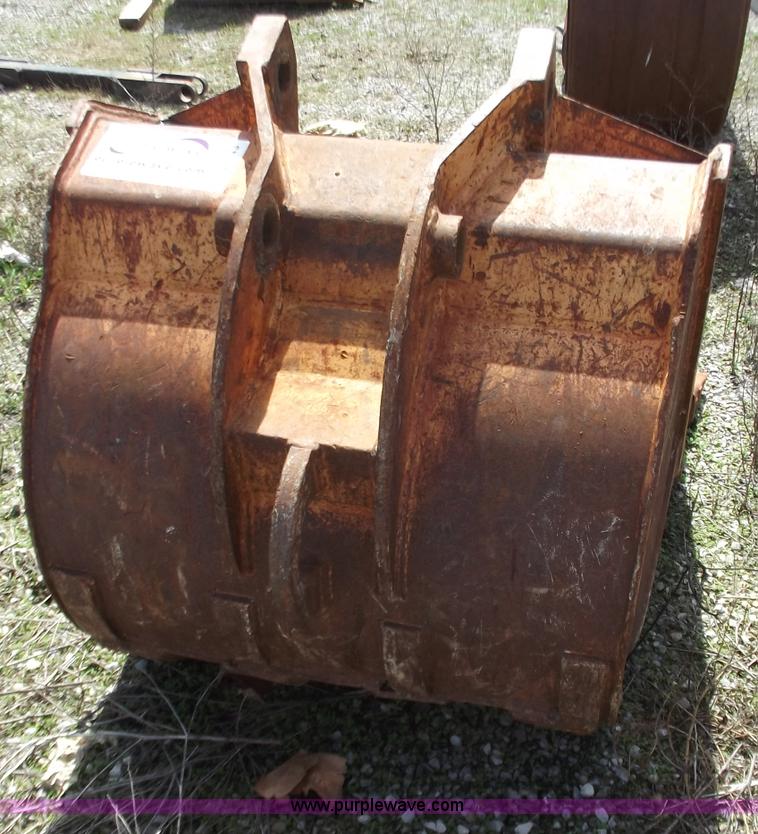 image for item D3743 36"W excavator bucket