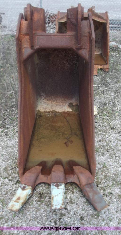 image for item D3744 22"W excavator bucket