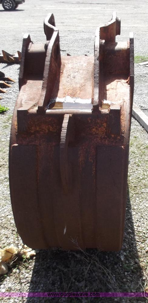 image for item D3744 22"W excavator bucket