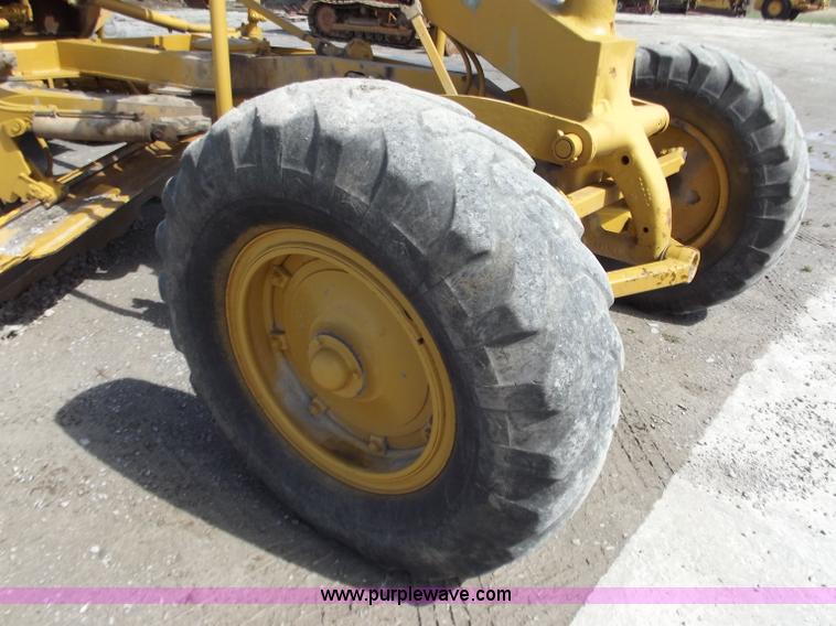 image for item D3747 1970 Caterpillar 112F motor grader