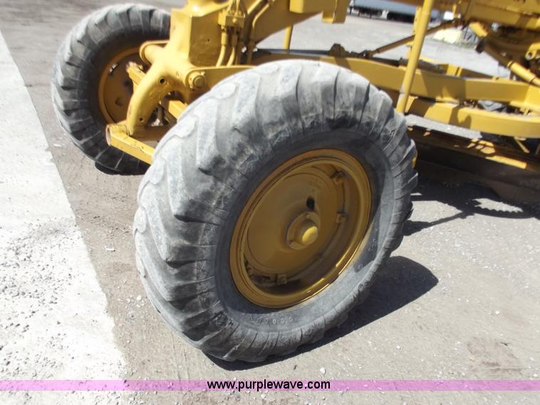 image for item D3747 1970 Caterpillar 112F motor grader