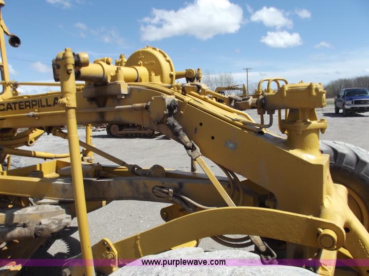 image for item D3747 1970 Caterpillar 112F motor grader