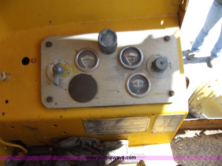 image for item D3747 1970 Caterpillar 112F motor grader