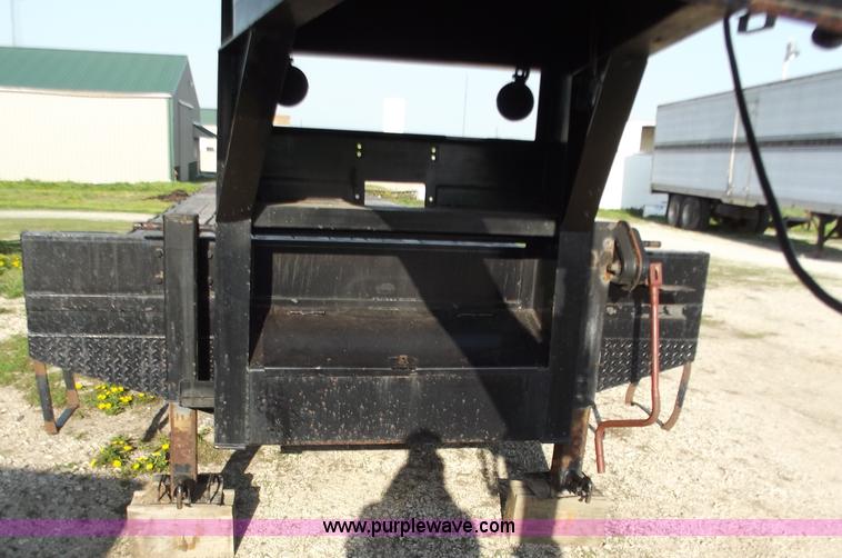 image for item D3849 2006 Rolls Rite 30KHD 42' gooseneck trailer