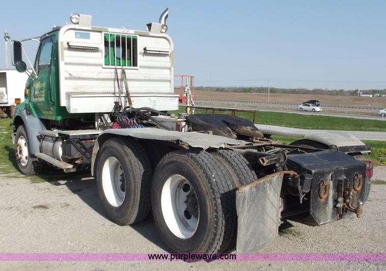 image for item D3850 1999 Sterling A9500 semi truck