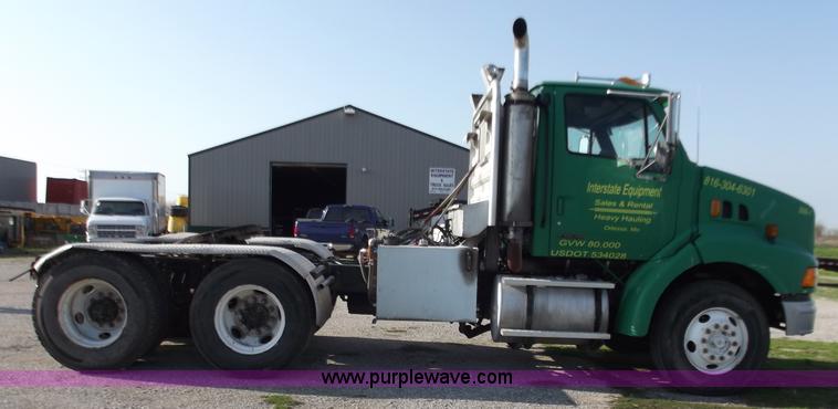 image for item D3850 1999 Sterling A9500 semi truck